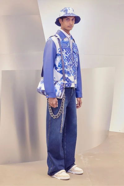 Look 25